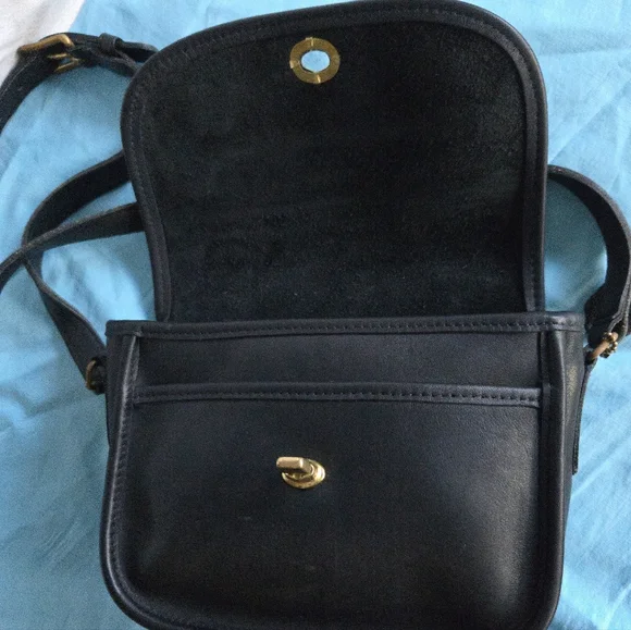 Vintage Coach Collegiate Crossbody Bag In Black - Picture 7 of 16